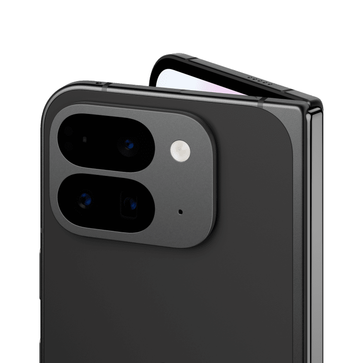 Seitliche Nahaufnahme eines Pixel 9 Pro Fold in der Farbe Obsidian. Die Rückkamera und der obere Teil des inneren Displays sind zu sehen.