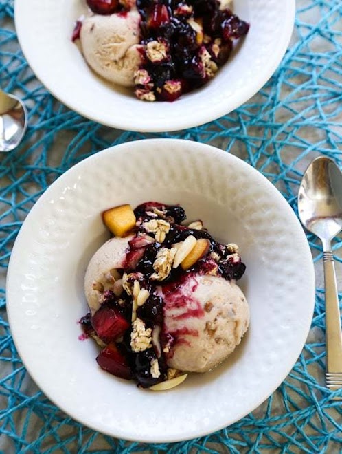 Easy Skillet Blueberry Crumble